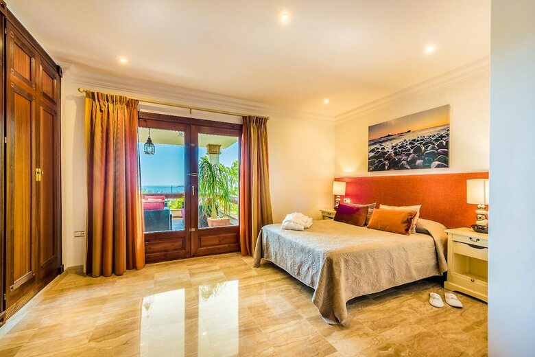 Oleholidays Villa Marques Junto A Golf Y Hotel Villa Padierna