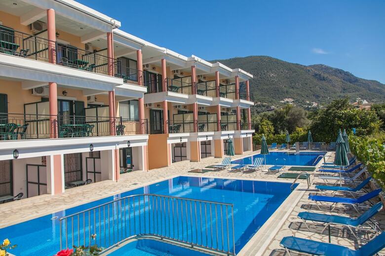 Apartamentos Ionion Maisonettes And Studios
