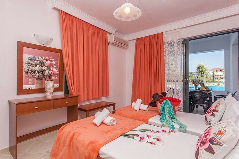Apartamentos Ionion Maisonettes And Studios