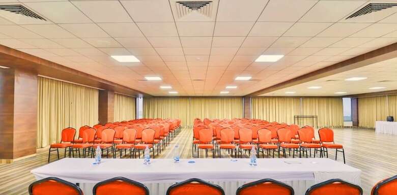 Genx Surat By 1589 Hotels