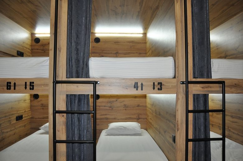 Full House Capsule Hostel