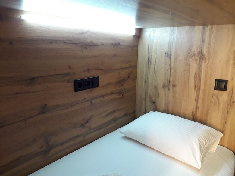 Full House Capsule Hostel