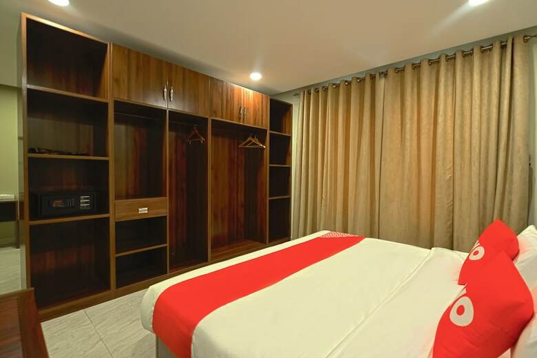 Oyo 118 Golden Crown Hotel