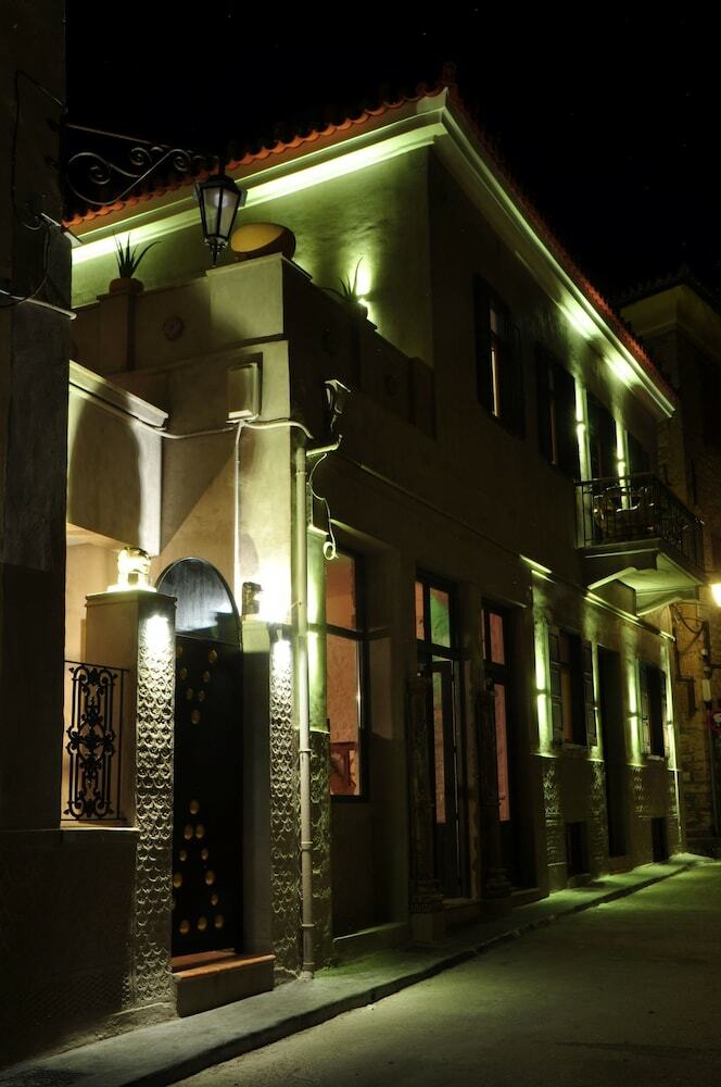 Hotel Leone Guesthouse