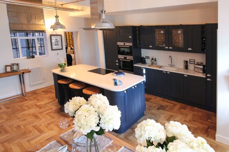 Tp Apartments - Great Charles Penthouse