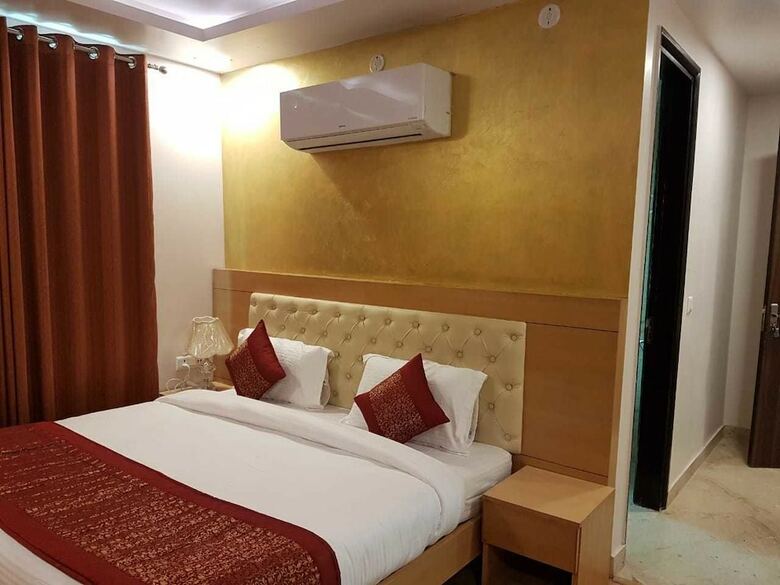 Hotel Mira International