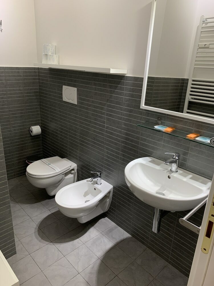 Hotel Tiburtina Suites