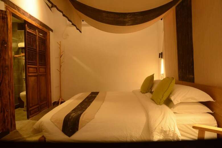 Hotel Home Coming Persimmon Furrow
