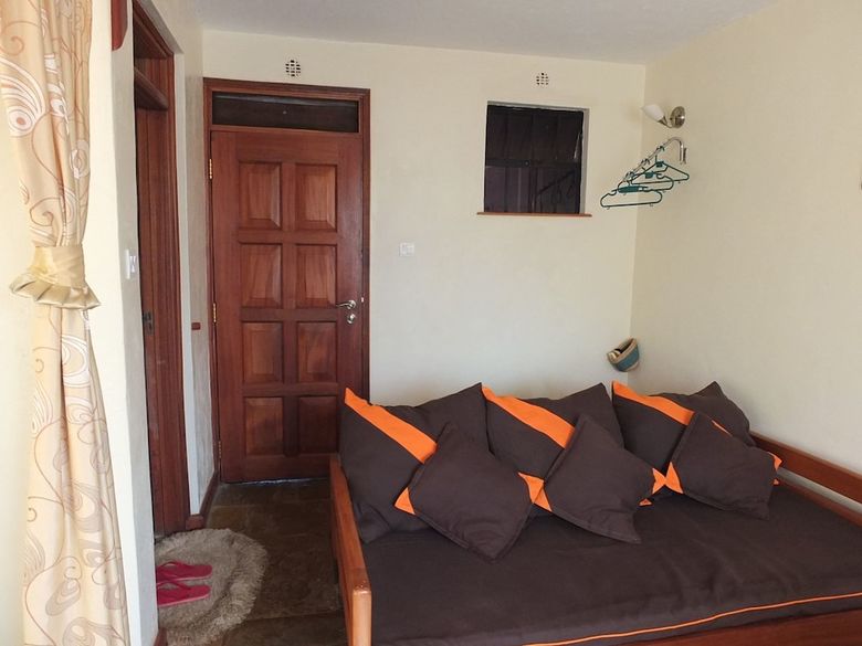 Bed & Breakfast Afrika Lodges - Voi