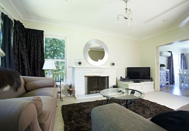 Cambridge Cottage - Self Catering Accom