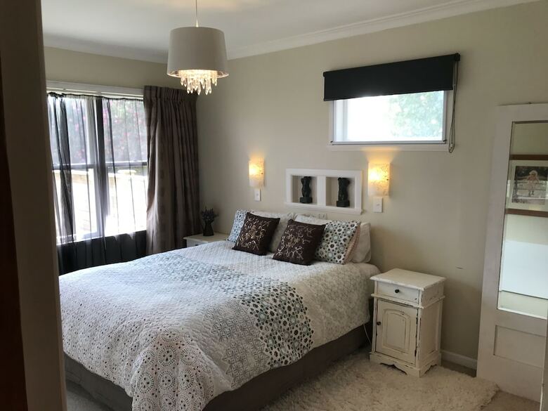 Cambridge Cottage - Self Catering Accom
