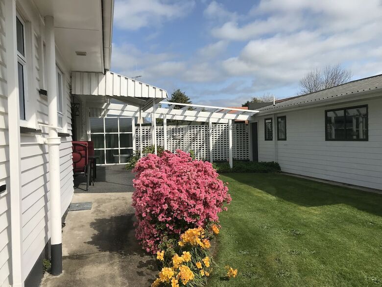 Cambridge Cottage - Self Catering Accom