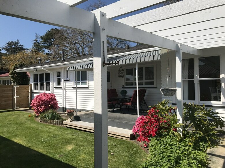 Cambridge Cottage - Self Catering Accom
