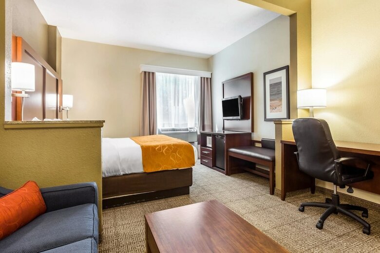 Hotel Comfort Suites