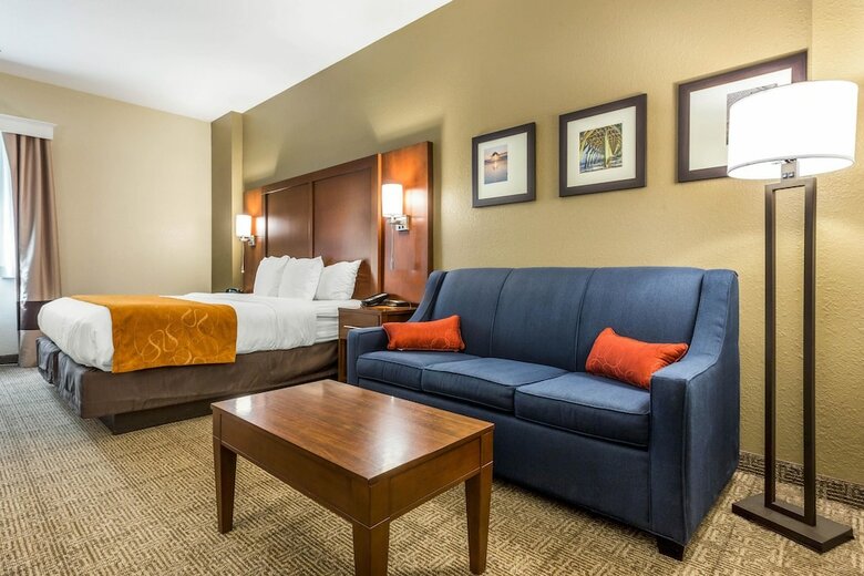 Hotel Comfort Suites