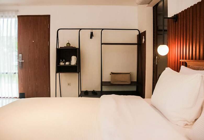 Blackbird Hotel