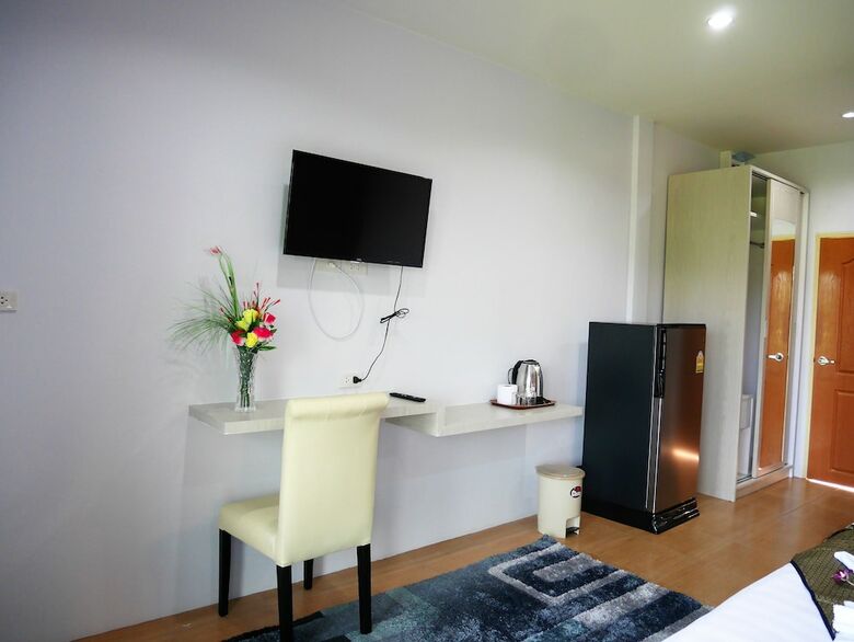 Hotel Charin Village