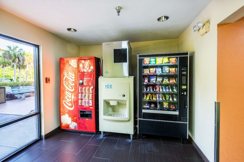 Hotel Red Roof Inn & Suites Savannah Gateway