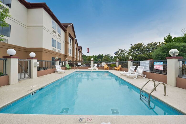 Hotel Red Roof Inn & Suites Savannah Gateway