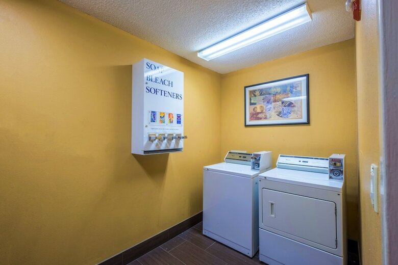 Hotel Red Roof Inn & Suites Savannah Gateway