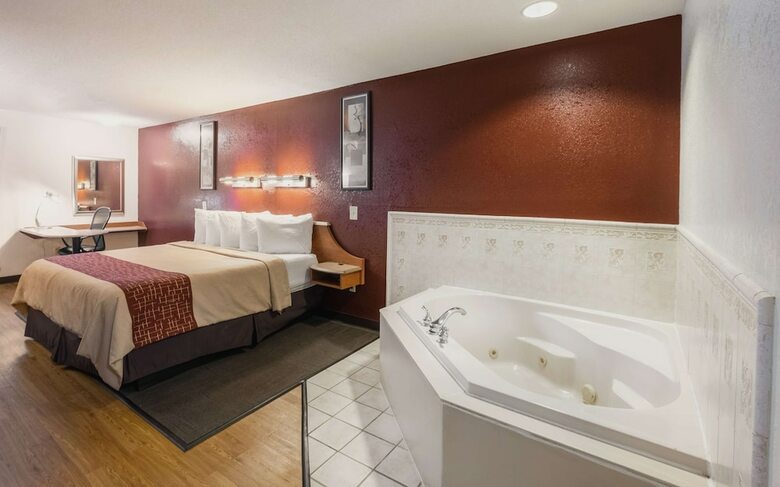 Hotel Red Roof Inn & Suites Savannah Gateway