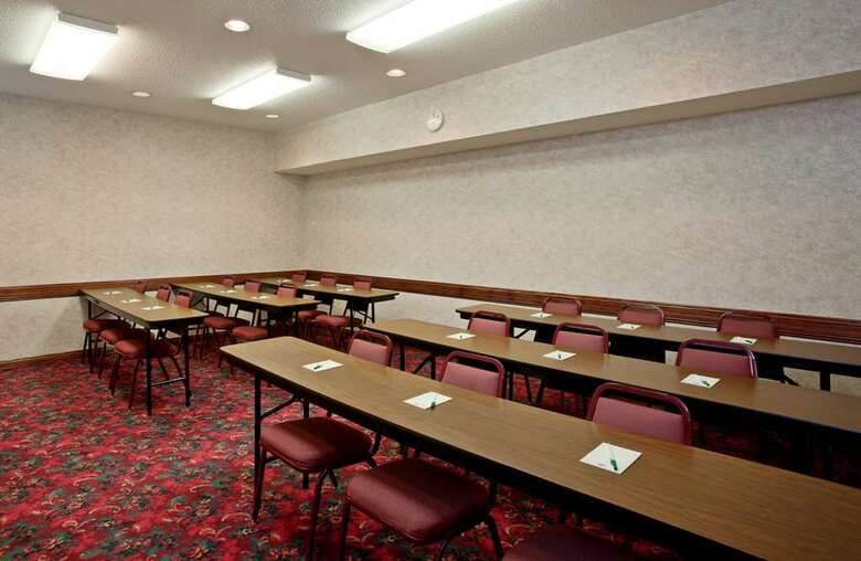 Hotel Country Inn & Suites By Radisson, Elk River, Mn
