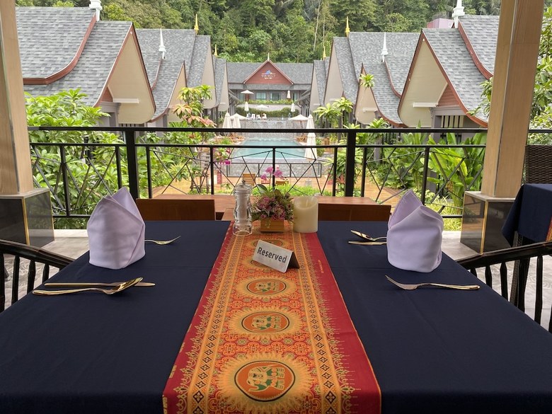 Hotel The Scene Cliff View Villas