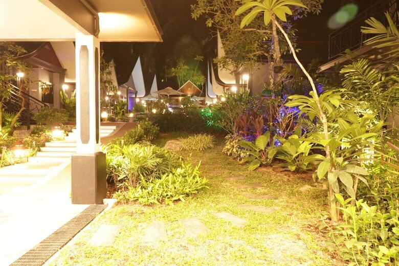Hotel The Scene Cliff View Villas