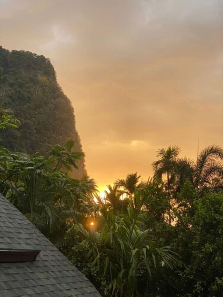 Hotel The Scene Cliff View Villas