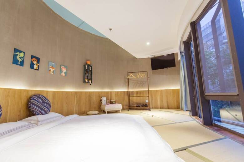 Hostal J Trip Youth Hostel