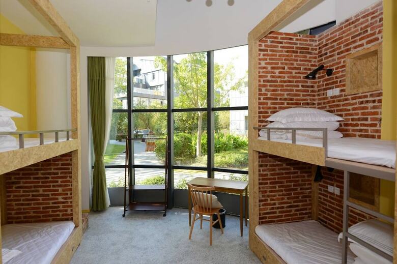 Hostal J Trip Youth Hostel