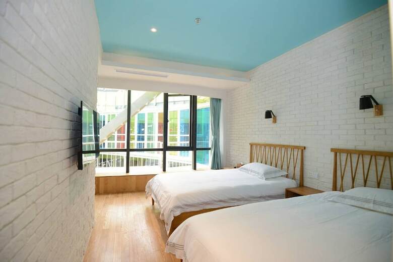 Hostal J Trip Youth Hostel
