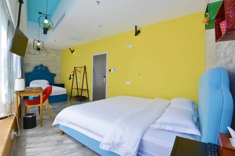 Hostal J Trip Youth Hostel