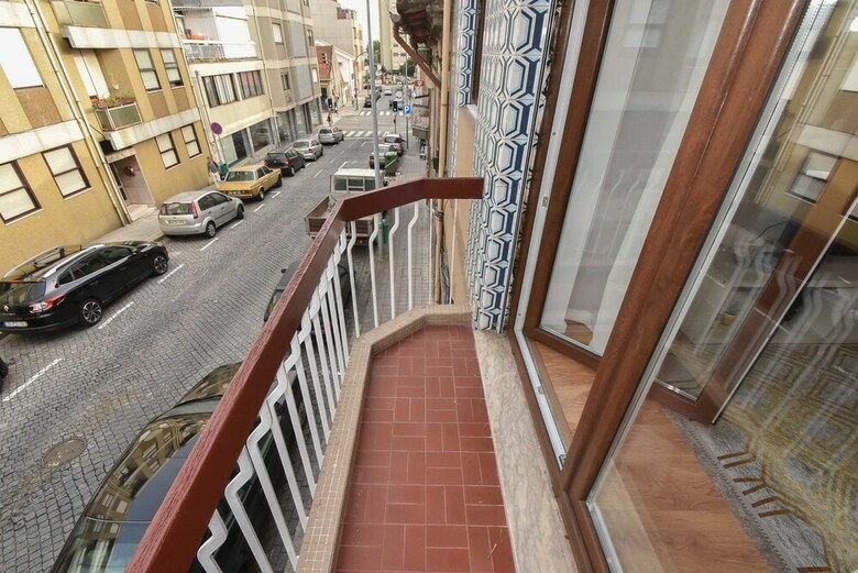 Apartamentos Live Porto & Douro - Dami�o G�is