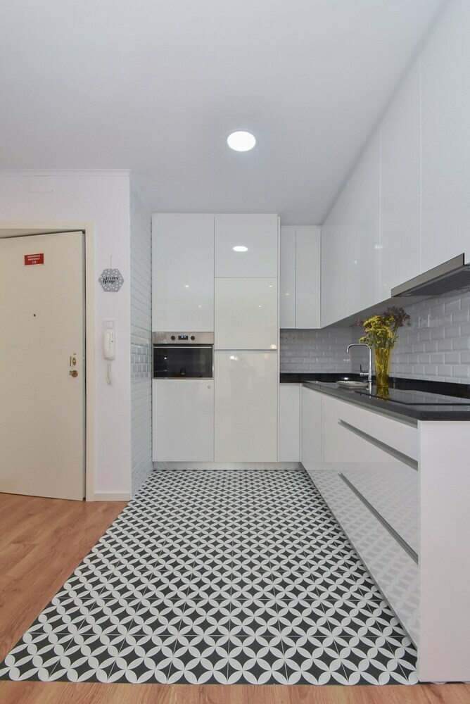 Apartamentos Live Porto & Douro - Dami�o G�is