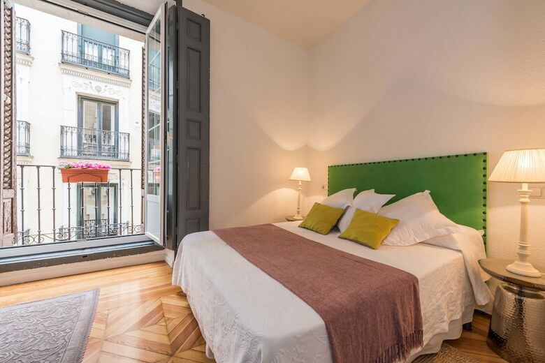 Apartamentos Plaza Santa Ana