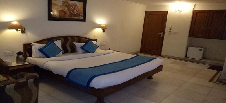 Adb Rooms Hotel Diana Palace