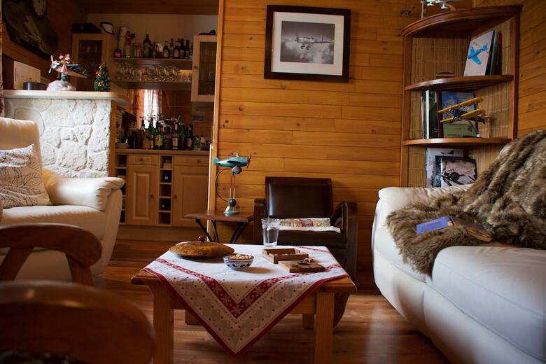 Bed & Breakfast La Coustille - Chambres Et Table D'h�tes