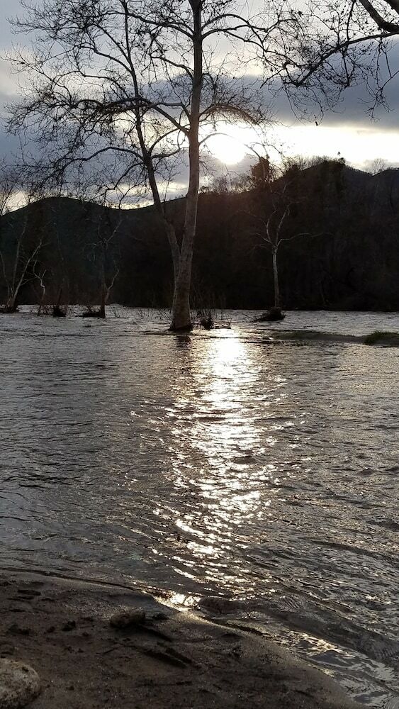 Sequoia Riverfront Cabins
