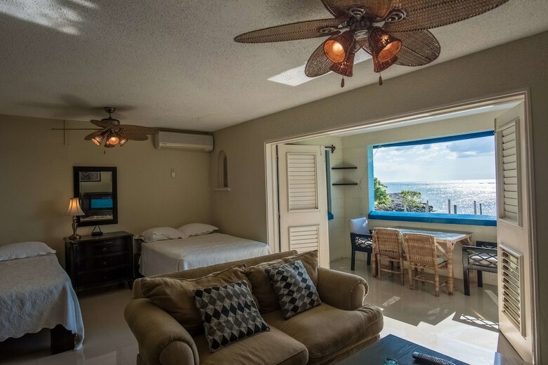 Apartamentos Beach Studio  At Point Village Resort