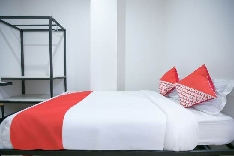 Hotel Oyo 127 W Residence