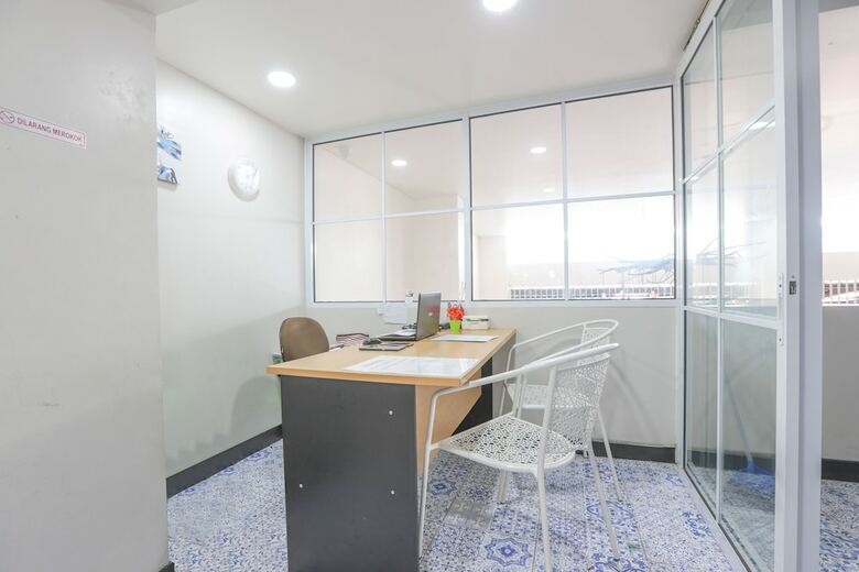 Hotel Oyo 127 W Residence