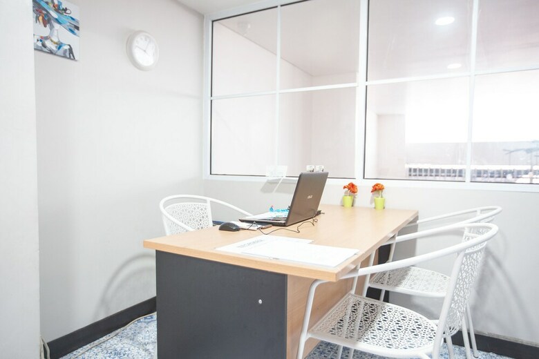 Hotel Oyo 127 W Residence