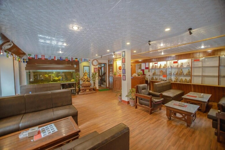 Hotel Triratna