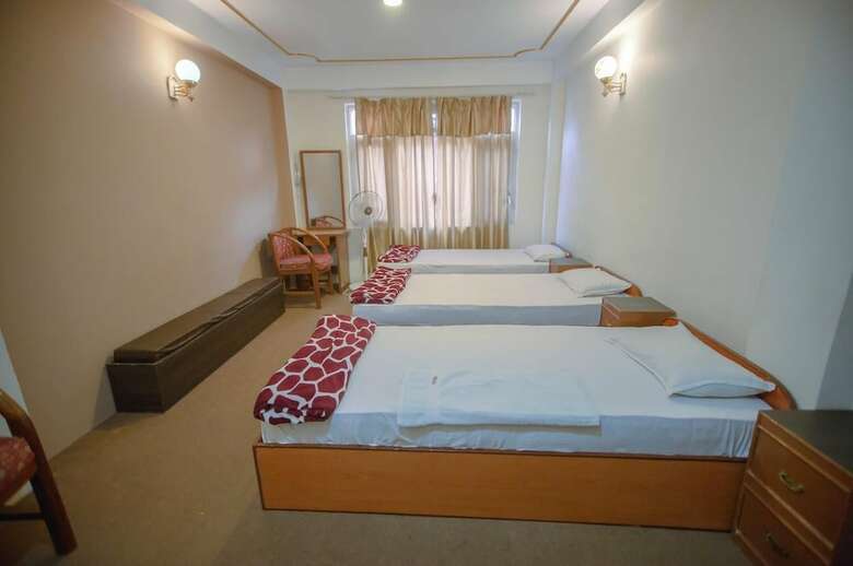 Hotel Triratna