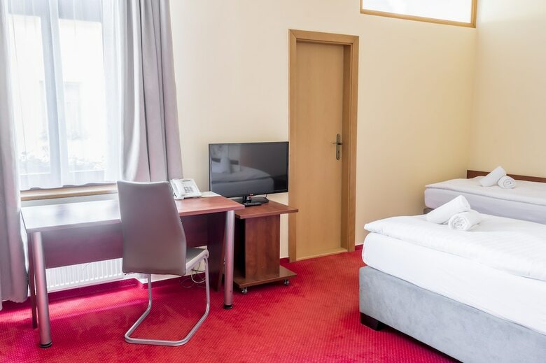 Hotel Penzi�n Hradbov�