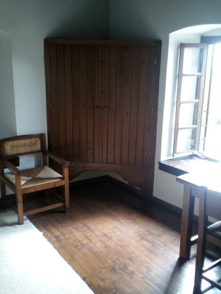 Traditional Guest Home Dimou