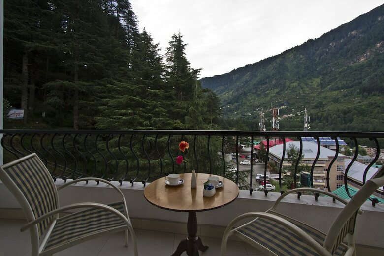 Broadways Inn - Hotel, Resort & Spa