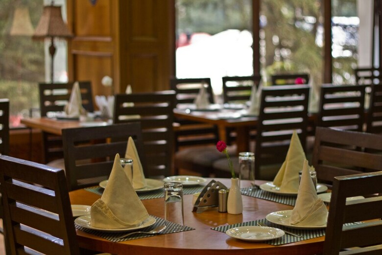 Broadways Inn - Hotel, Resort & Spa
