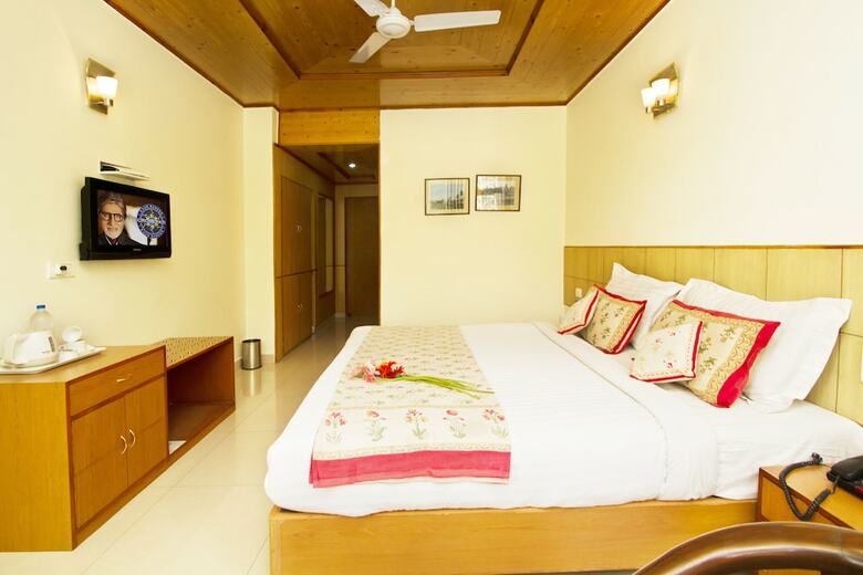 Broadways Inn - Hotel, Resort & Spa